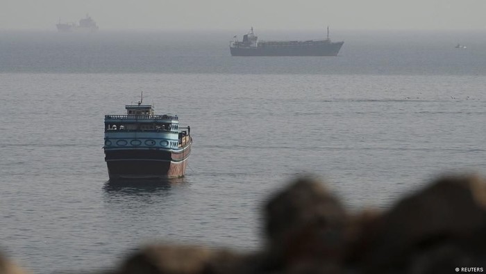 AS Klaim Kuasai Hormuz, Iran Tetap Tutup Jalur Minyak Dunia