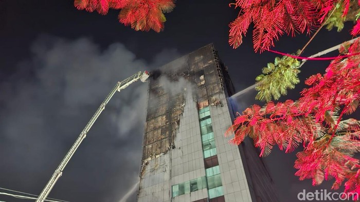 gedung-bapenda-dki-terbakar-rolandodetikcom-1786131098034_169
