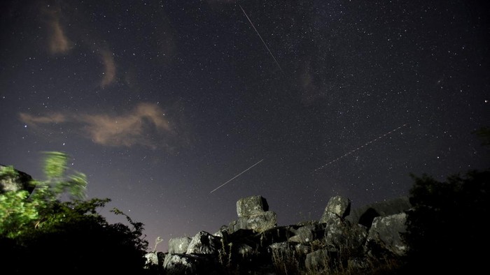 Malam Ini! Hujan Meteor Perseid Bisa Diamati, Cek Waktu dan Tipsnya