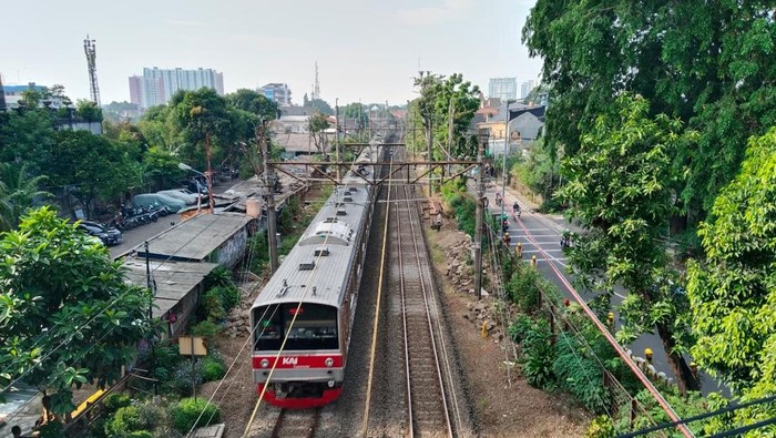 Warga Tertemper KRL di Stasiun Jurangmangu Ternyata Siswi SMA