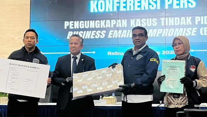 kasubdit-i-dittipidsiber-bareskrim-polri-kombes-deddy-supriadi-1787137731032_169