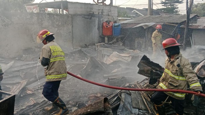 Kebakaran Lapak Rongsokan di Bogor, Pemilik Luka Bakar