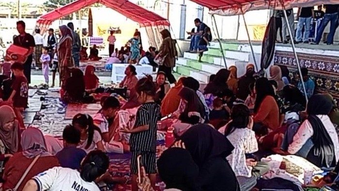 Kemensos Bangun Dapur Umum dan Salurkan 30 Ton Beras-5.500 Sembako ke NTT