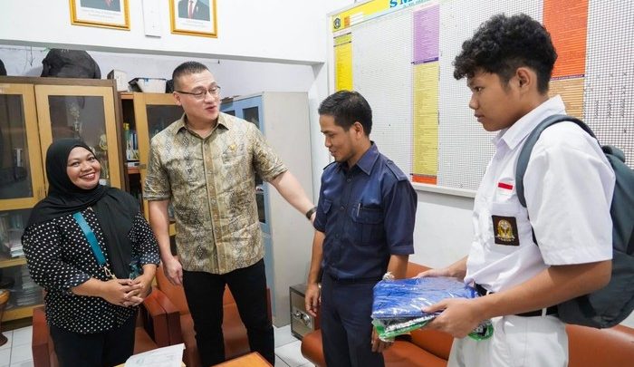 Kenneth DPRD DKI Bantu Siswa SMK Al-Irsyad Agar Kembali Belajar Tanpa Beban Biaya