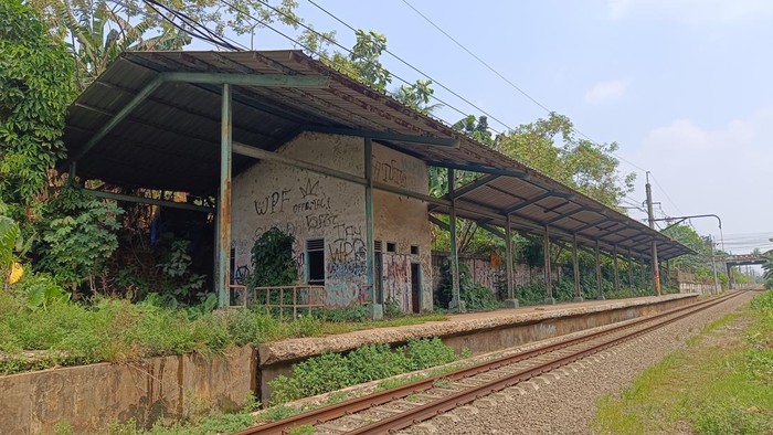 kondisi-stasiun-gunung-putri-bogor-yang-kini-terbengkalai-1786080454648_169