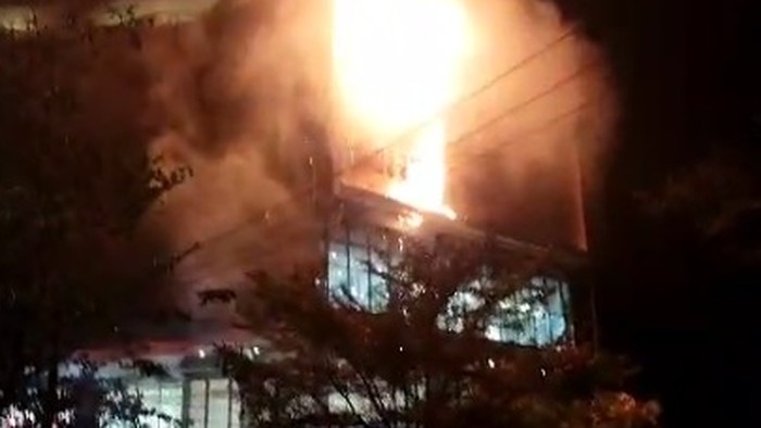 Mal Nipah Makassar Kebakaran, Polisi Cek ke Lokasi