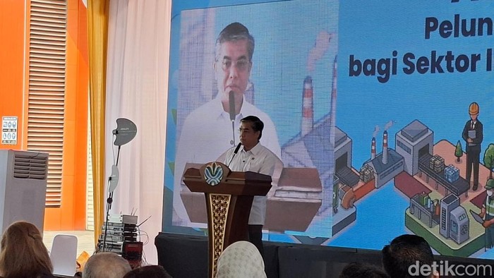Menaker: Pekerja Pemilah Sampah Dapat Diskon Iuran JKK-JKM Jadi Rp 8.400/Bulan