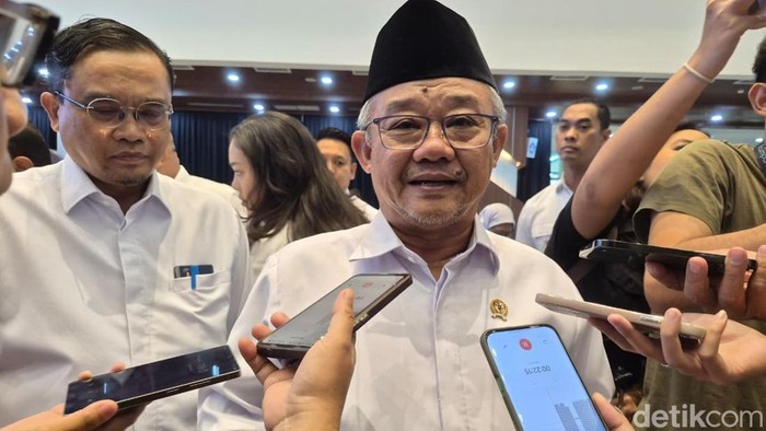 Mendikdasmen soal Temuan 995 Senjata di Sekolah Jaksel: Sedang Dicari Jalan Keluar