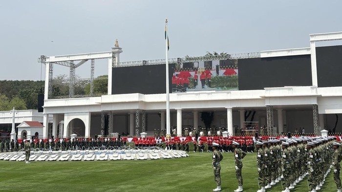 Mensesneg dan Seskab Cek Gladi Parsial Upacara HUT RI di Istana