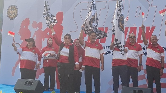 menteri-imigrasi-dan-pemasyarakatan-imipas-agus-andrianto-menggelar-fun-walk-donor-darah-hingga-bakti-sosial-baksos-di-kota-ta-1786246256442_169