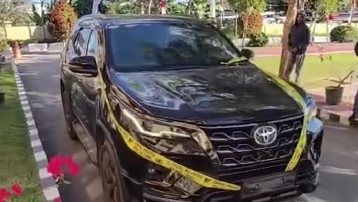 mobil-dinas-pemkab-konsel-dipakai-mantan-sekda-1786070622434_169