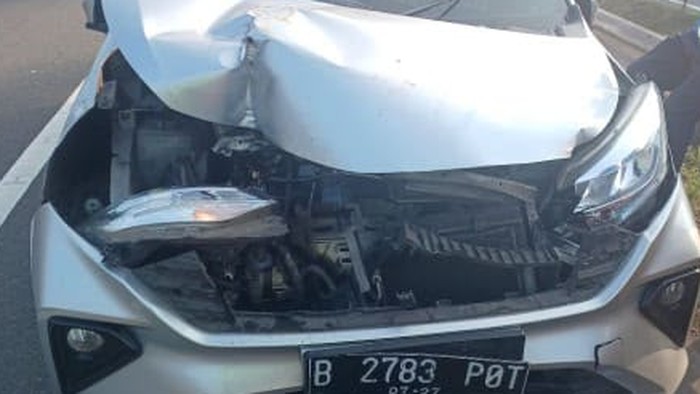 mobil-tak-bertuan-ditemukan-ringsek-di-pinggir-tol-jagorawi-km-33-1786677079117_169
