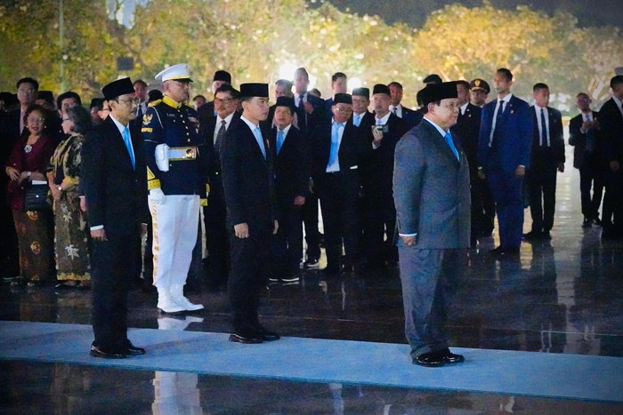 momen-prabowo-pimpin-ziarah-nasional-dan-renungan-suci-di-tmpnu-kalibata-1786933138233