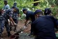 Pemakaman Massal Korban Banjir Nepal, Label Jenazah Ditata dalam Pot Bunga