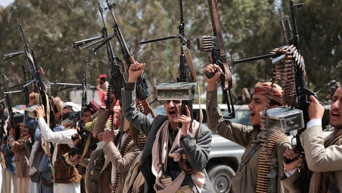 pendukung-houthi-turun-ke-jalan-tunjukkan-dukungan-ke-iran-1775483470204_169
