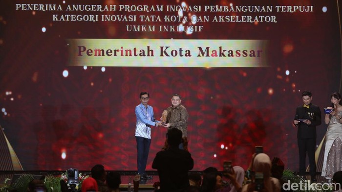 penerima-anugerah-progam-inovasi-pembangunan-terpuji-1786116622423_169