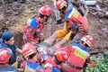 2 Pekerja Proyek Tertimpa Beton Turap di Jaktim, Alami Luka di Kepala