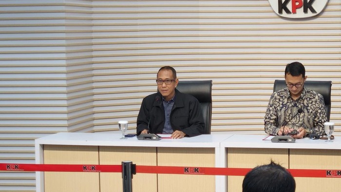 Periksa Istri Bos BlueRay, KPK Dalami Bukti Transfer ke Pejabat Bea Cukai