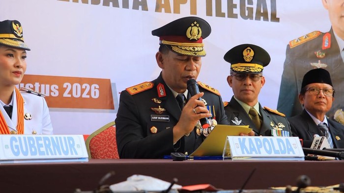 Warga Ramai-ramai Serahkan Senpi Ilegal, Kapolda Malut: Wujud Nyata Cinta NKRI