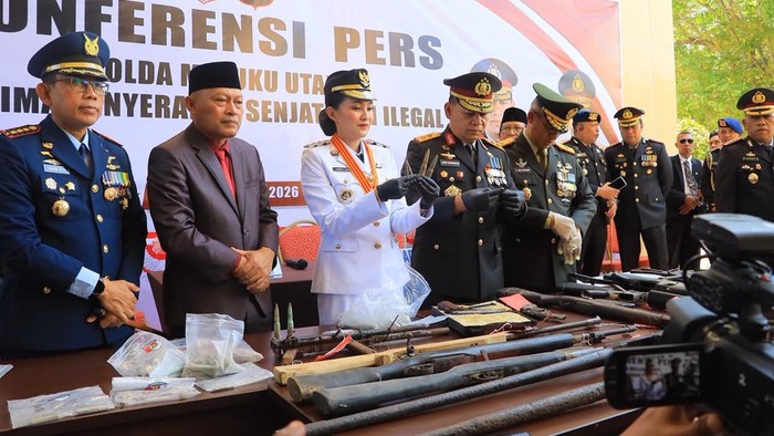 Usai Peringatan HUT ke-81 RI, Polda Malut Terima Penyerahan Senpi Ilegal Milik Warga