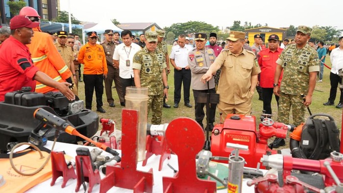 Apel Siaga Karhutla, Kapolda Riau Tekankan Kolaborasi Polri-TNI-Pemda