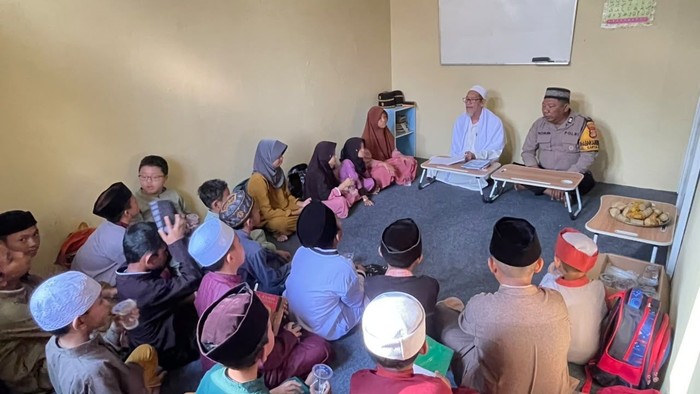 Polda Sumsel Manfaatkan Pos Polisi Jadi Ruang Belajar Mengaji Anak