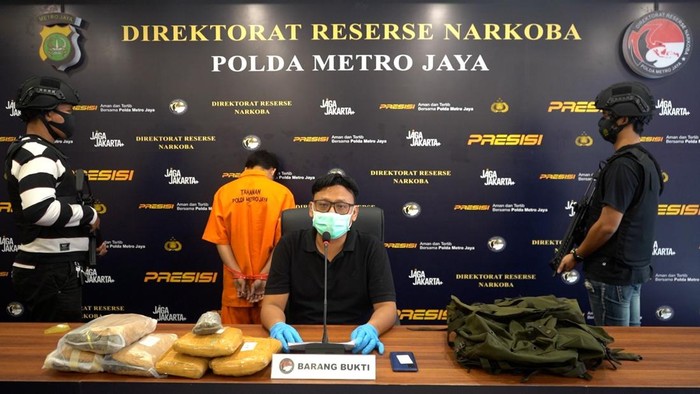 polisi-tangkap-pengedar-ganja-di-tangerang-wildandetikcom-1786076316964_169