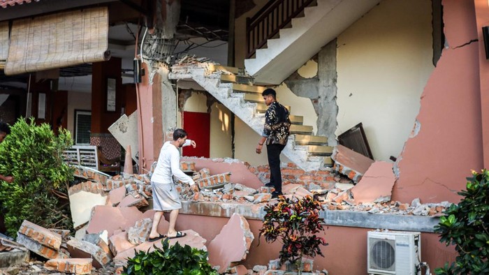 potret-kerusakan-hotel-usai-gempa-labuan-bajo-1786759891329_169