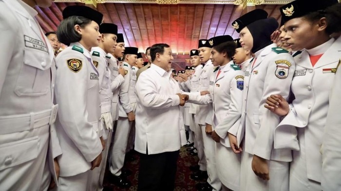 prabowo-bertemu-anggota-paskibraka-hut-ke-81-ri-dok-ig-prabowo-1787160148364_169