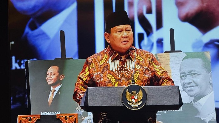 prabowo-hadiri-peluncuran-buku-berjudul-10-karya-nyata-untuk-negeri-setengah-abad-bahlil-lahadalia-evadetik-1786097755145_169