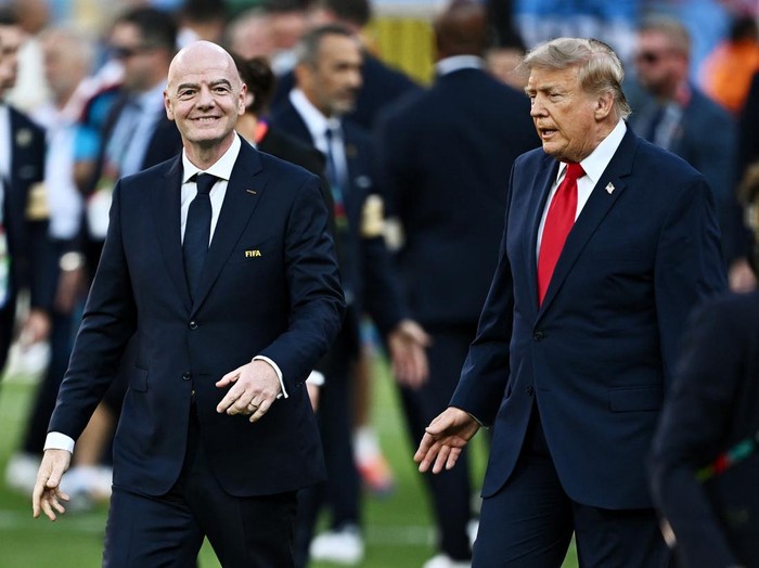 presiden-fifa-gianni-infantino-dan-presiden-as-donald-trump-1786430386481_43