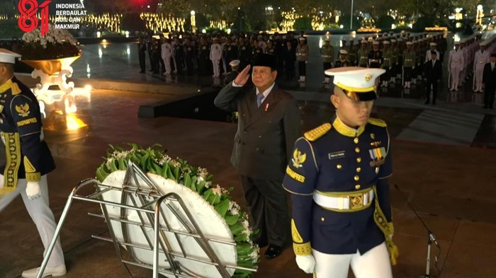 presiden-prabowo-subianto-memimpin-upacara-ziarah-nasional-dan-renungan-suci-di-taman-makam-pahlawan-tmp-kalibata-jakarta-sela-1786899342817_169