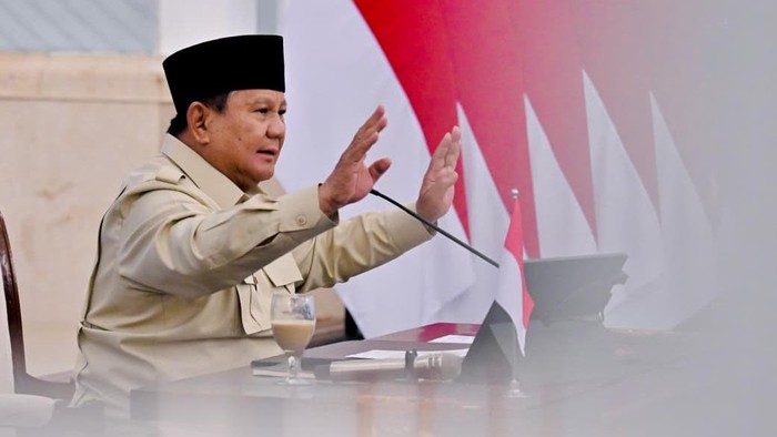 presiden-prabowo-subianto-saat-memberikan-taklimat-di-depan-para-pimpinan-kamar-dagang-dan-industri-indonesia-kadin-di-istana-1785493704621_169