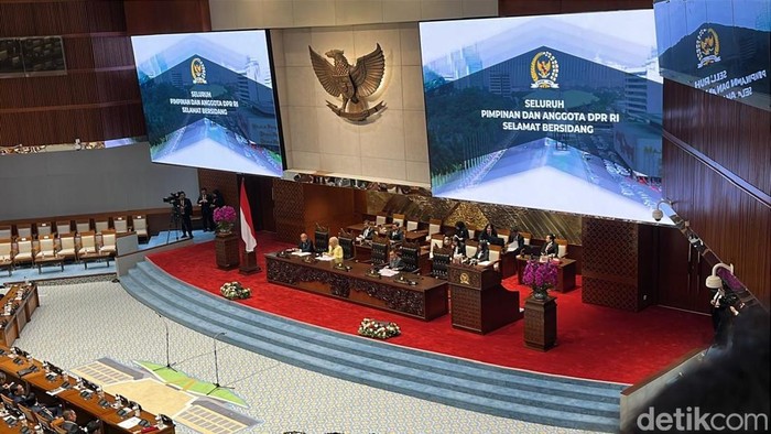 DPR Gelar Rapat Paripurna Bahas RAPBN 2027, 316 Anggota Dewan Hadir
