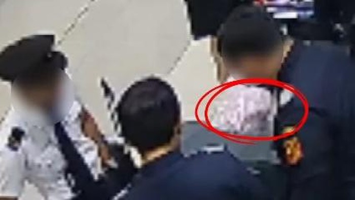 rekaman-cctv-menunjukkan-gerak-gerik-kopilot-malaysia-airlines-sebelum-ditangkap-di-soetta-dok-instagram-bea-cukai-1785729571253_169