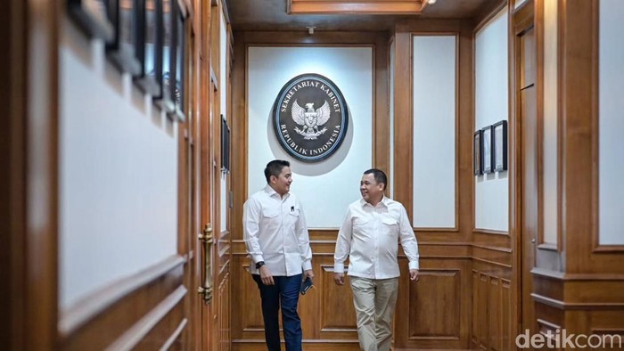 Seskab Teddy Terima Haji Isam, Bahas Hilirisasi hingga Energi