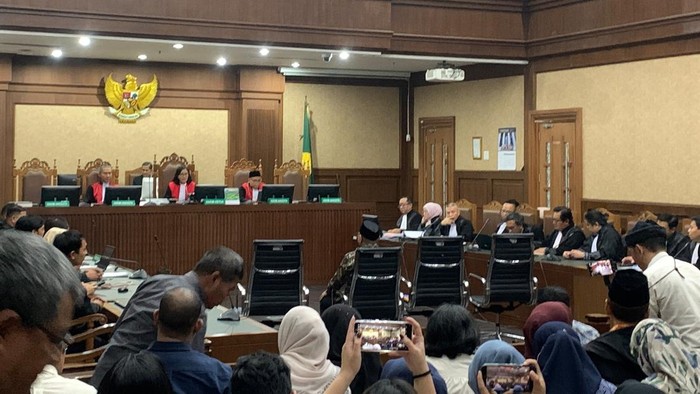 Eks Menag Yaqut Didakwa Rugikan Negara Rp 622 M di Kasus Korupsi Kuota Haji
