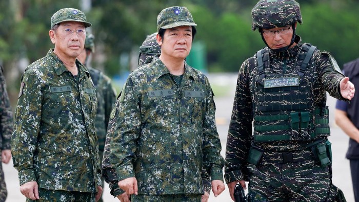 taiwan-gelar-latihan-militer-han-kuang-presiden-lai-tinjau-langsung-kesiapan-tempur-1752471654019_169