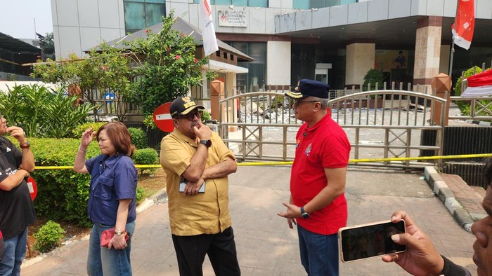 Wagub DKI Rano Karno Tinjau Kondisi Gedung Bapenda yang Terbakar