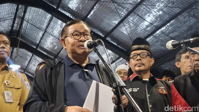 gubernur-dki-jakarta-pramono-anung-meninjau-pasar-kramat-jati-1788273123388_169