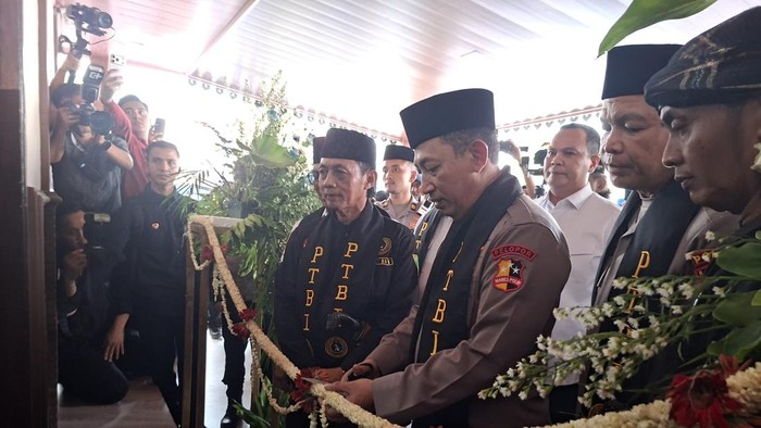 kapolri-resmikan-balai-latihan-silat-di-serang-banten-ariefdetikcom-1789724900405_169