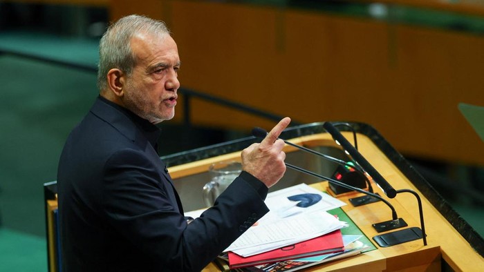 presiden-iran-masoud-pezeshkian-saat-pidato-di-pbb-reutersmike-segar-1790182690485_169