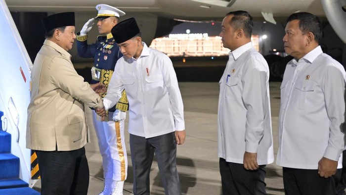 presiden-prabowo-subianto-tiba-di-tanah-air-usai-kunjungan-dari-india-1789336528587_169