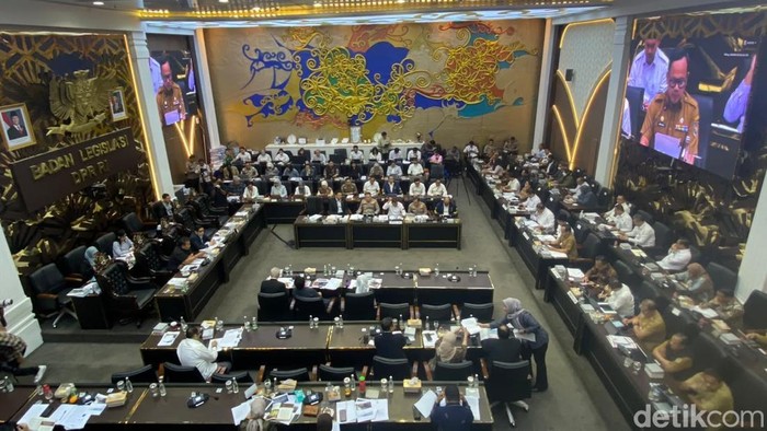 rapat-di-baleg-dpr-membahas-tentang-ruu-reforma-agraria-1788775856403_169