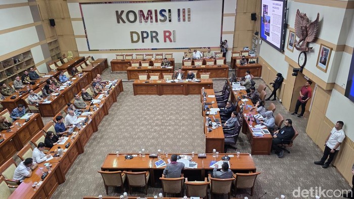 rapat-komisi-iii-dpr-dengan-beberapa-pakar-membahas-ruu-perampasan-aset-senin-792026-1788755268503_169