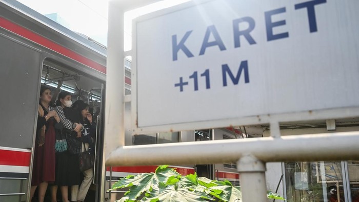 stasiun-karet-1-september-ditutup-padahal-penumpangnya-sebanyak-ini-1788159262089_169