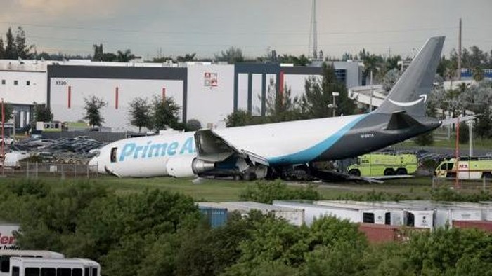 us-amazon-cargo-plane-crashes-at-miami-international-airport-1788732154045_169