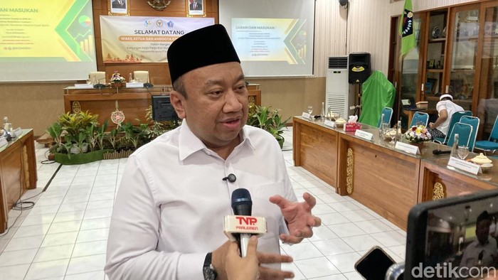 wakil-ketua-komisi-x-dpr-ri-lalu-hadrian-irfani-saat-berkunjung-ke-klungkung-bali-kamis-1792026-1789635863738_169